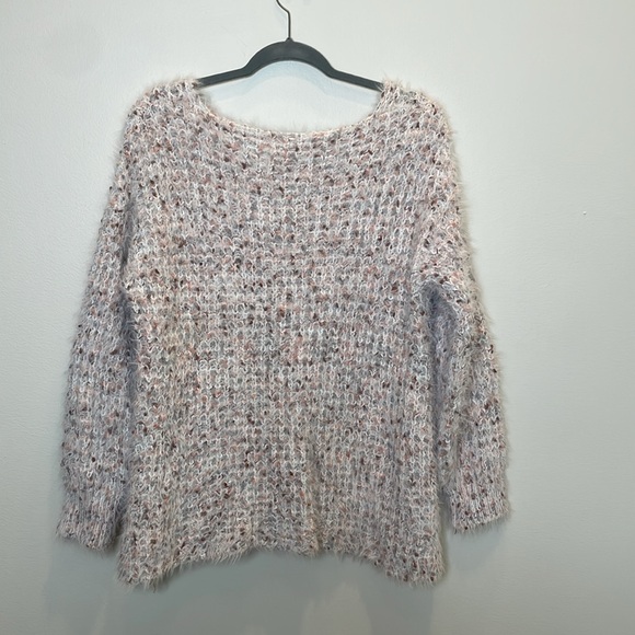 POL V-Neck Fuzzy Sweater Size Small - Picture 6 of 7